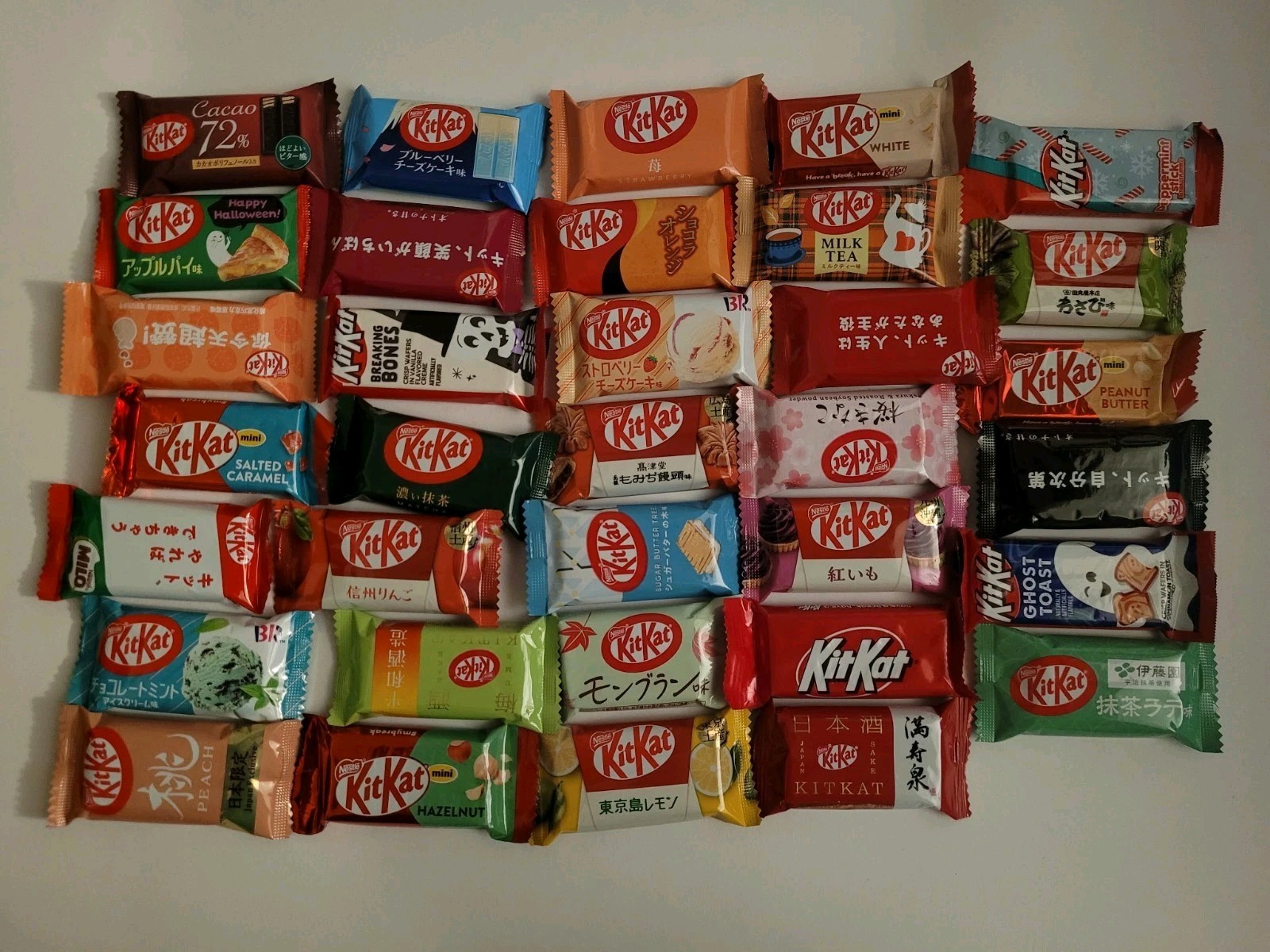 Mystery box of 29 Unique Flavors, Japanese Kit Kats minis Great gift. Fun!