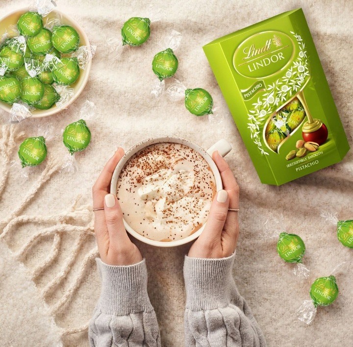 Lindt Lindor PISTACHIO Chocolate Pralines Box 200g / 7.1oz