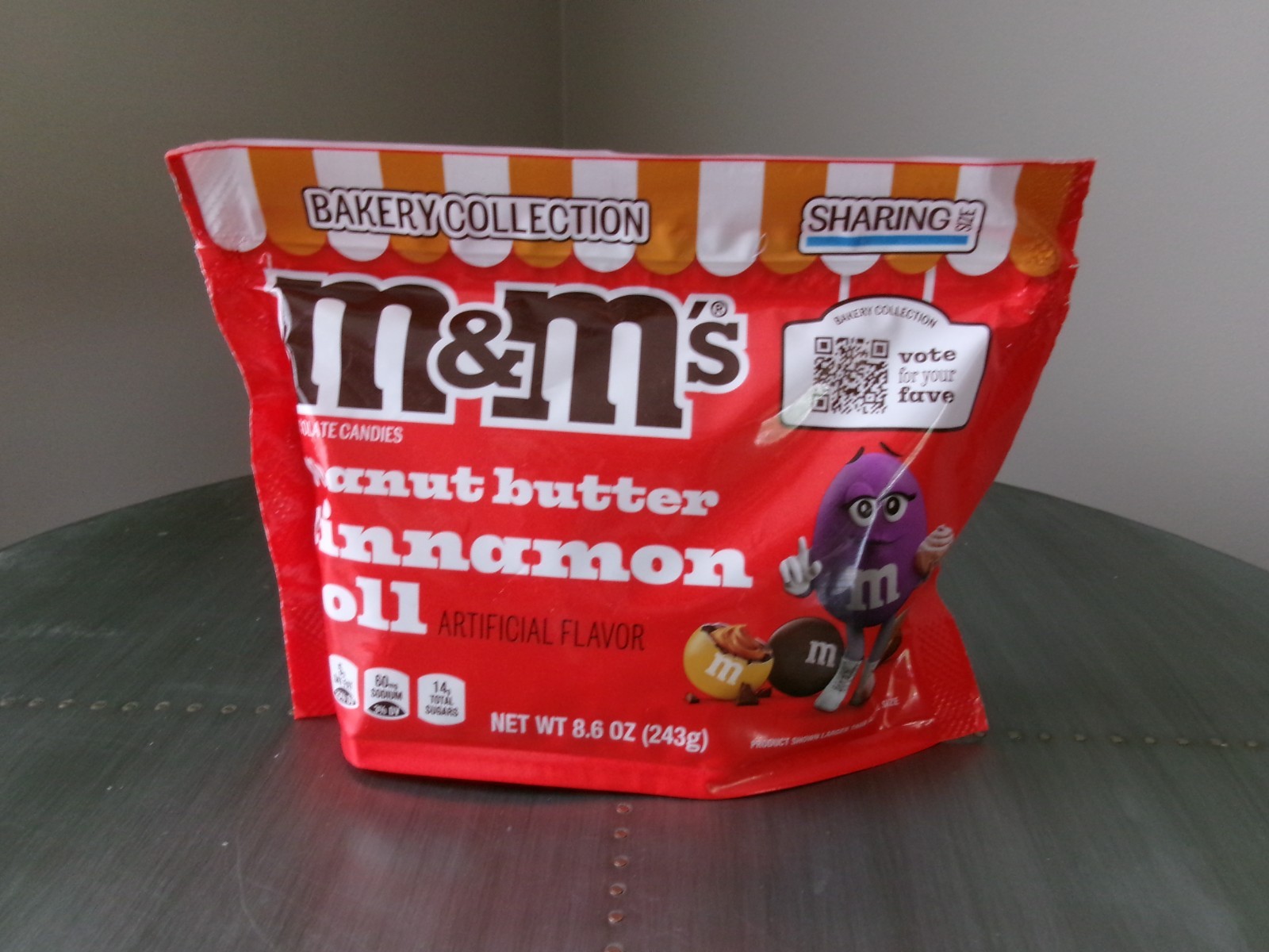 M&M’s Peanut Butter Cinnamon RoLL BAKERY COLLETION 8.6 oz