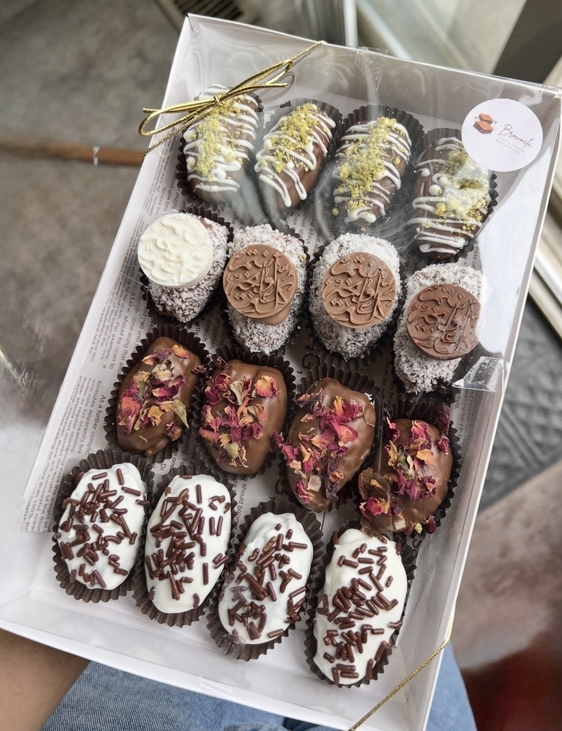 Bramah Assorted Chocolate Covered Nuts Gift Box with Rose & Pistachio