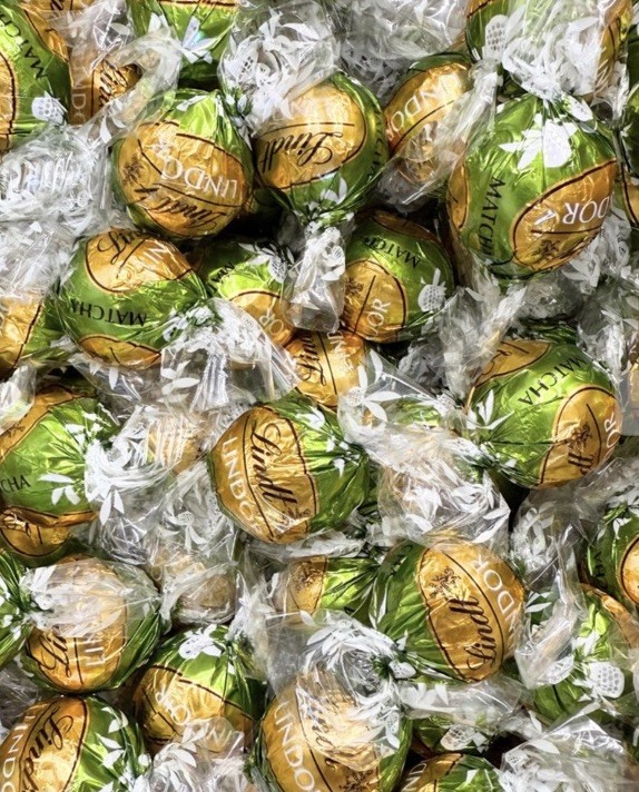 Lindt Lindor Matcha White Chocolate Truffles Bulk Pack 14 Oz