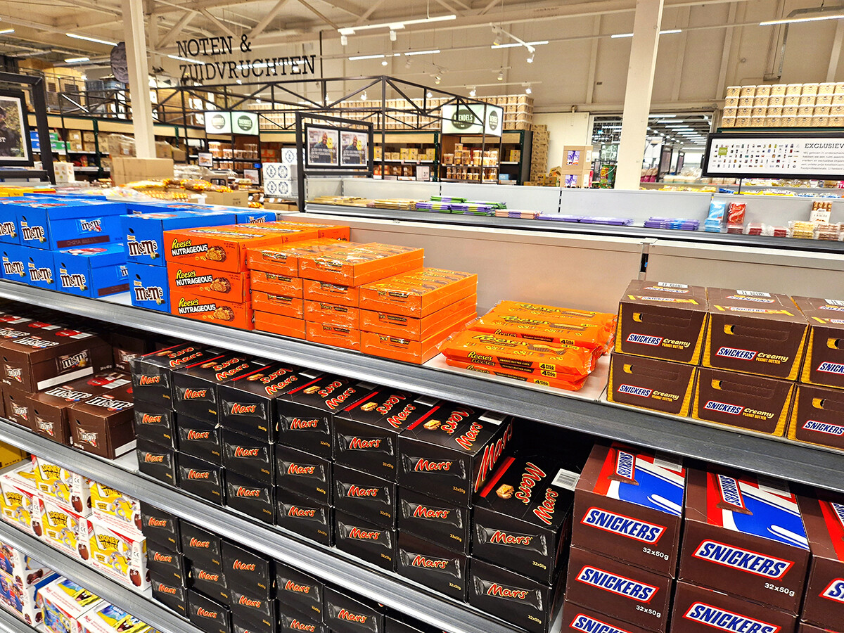 Chocolate in large number Nestlé NUTS, Knoppers, Snickers, Celebrations, Twix