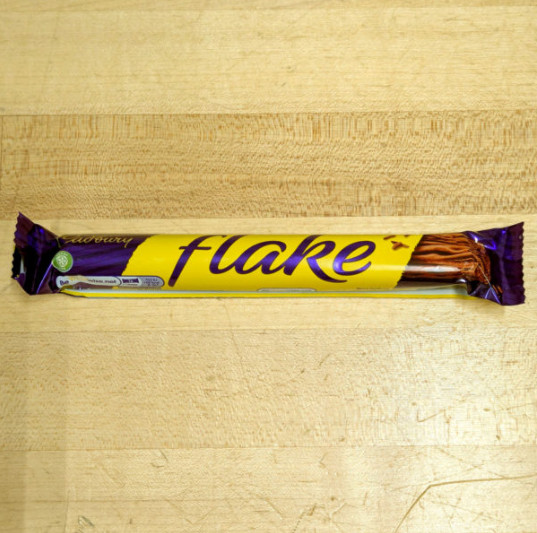 Cadbury Flake Chocolate Bar 32g – Creamy British Milk Chocolate SAMEDAY SHIPP!!!