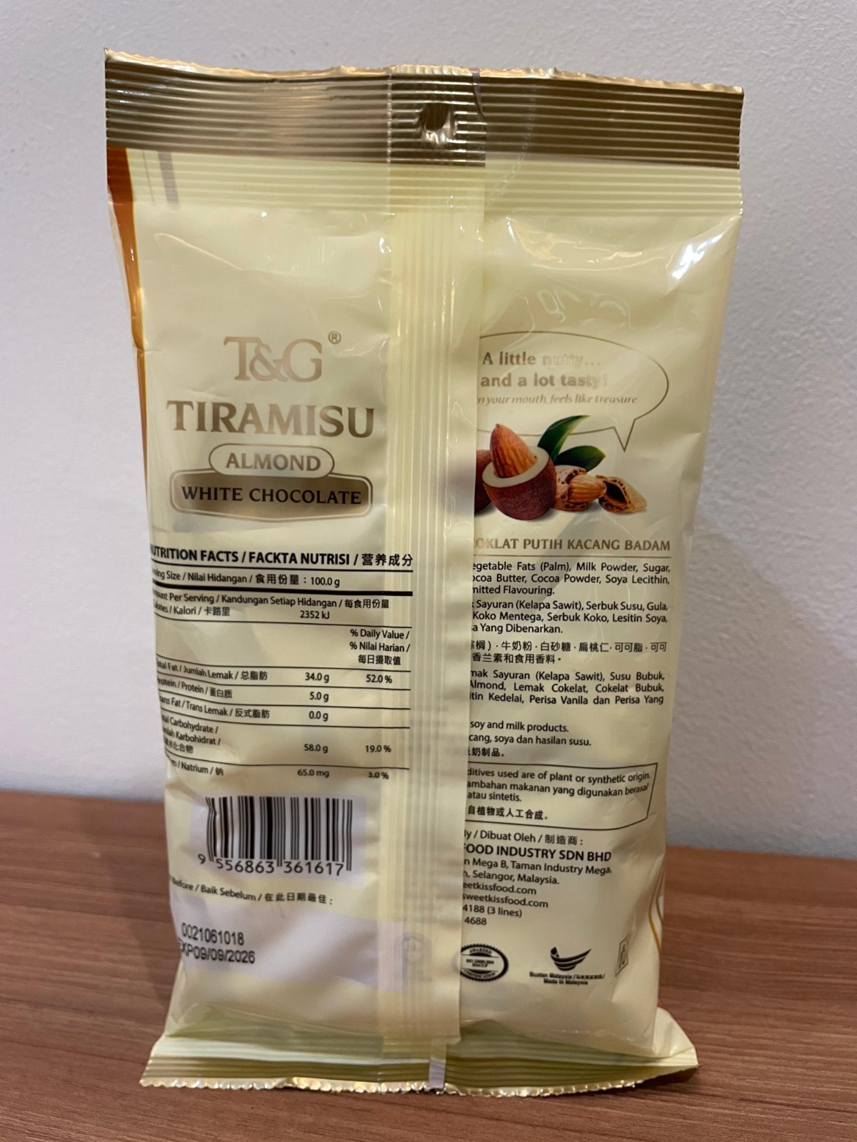 T&G Tiramisu Almond White Chocolate
