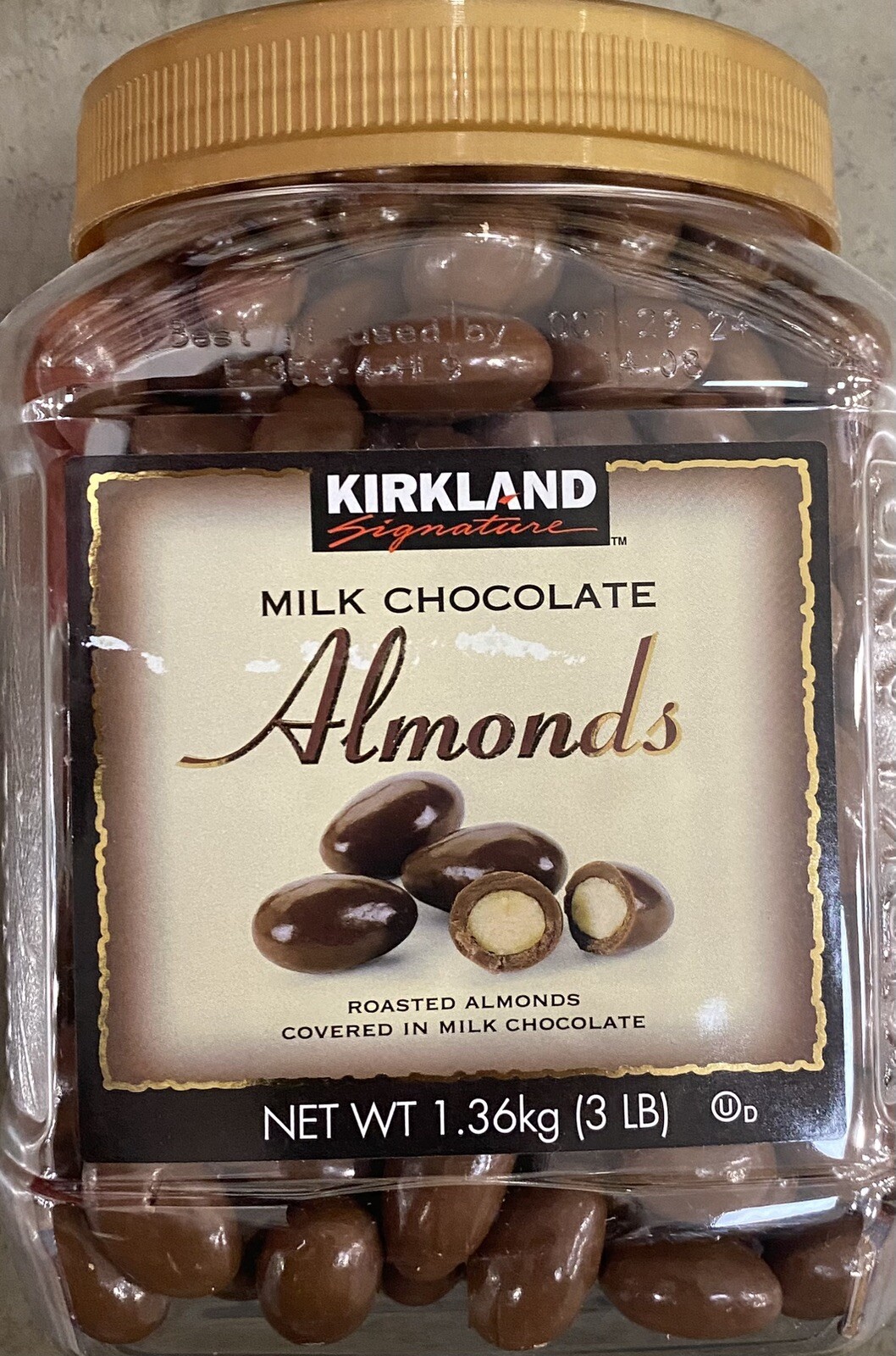 KIRKLAND Signature Milk Chocolate Roasted Almonds 48 oz Jar