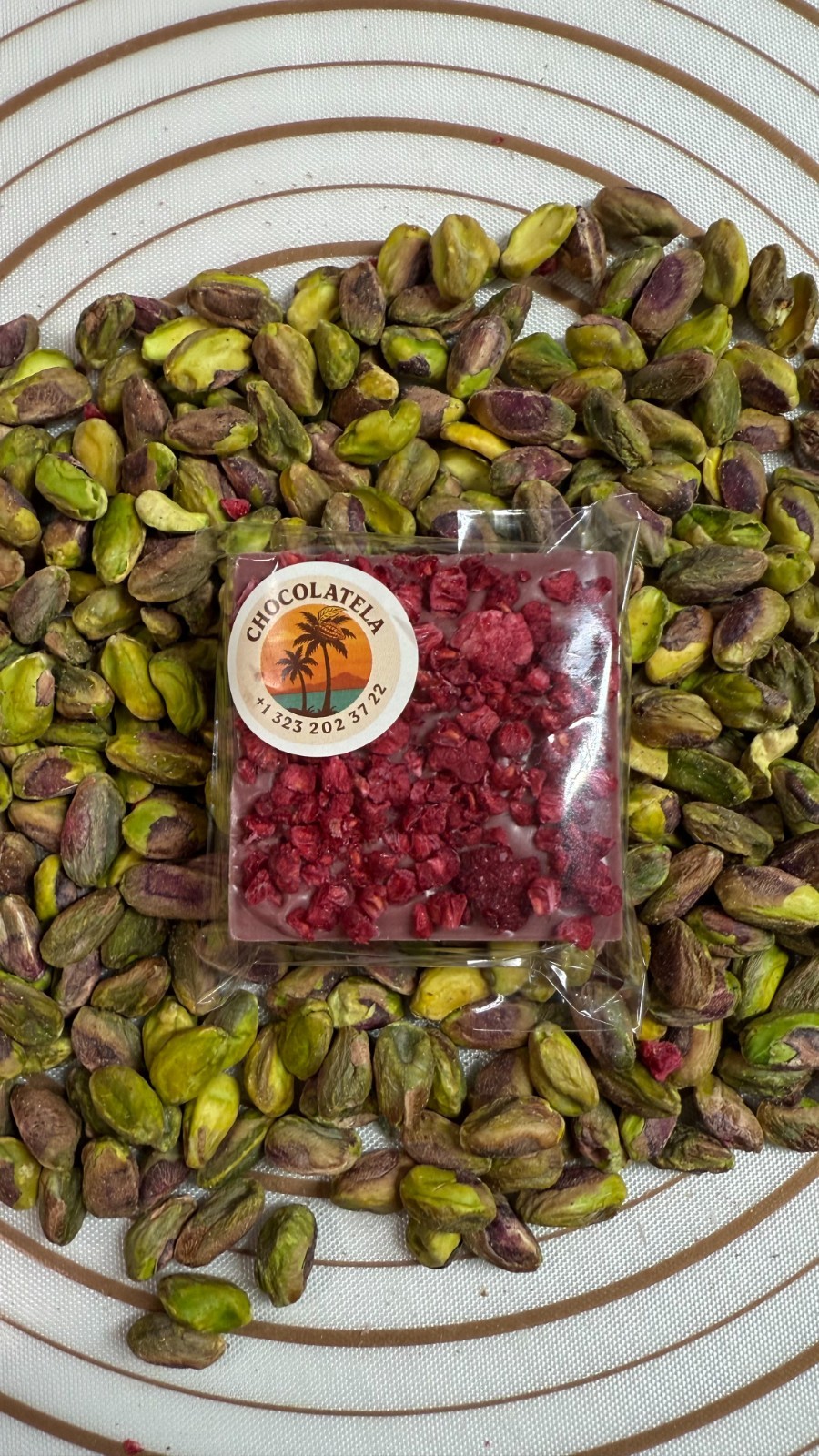 Ruby Cacao & Raspberry Dubai recipe Chocolate Pistachios Handcrafted bar 65g.