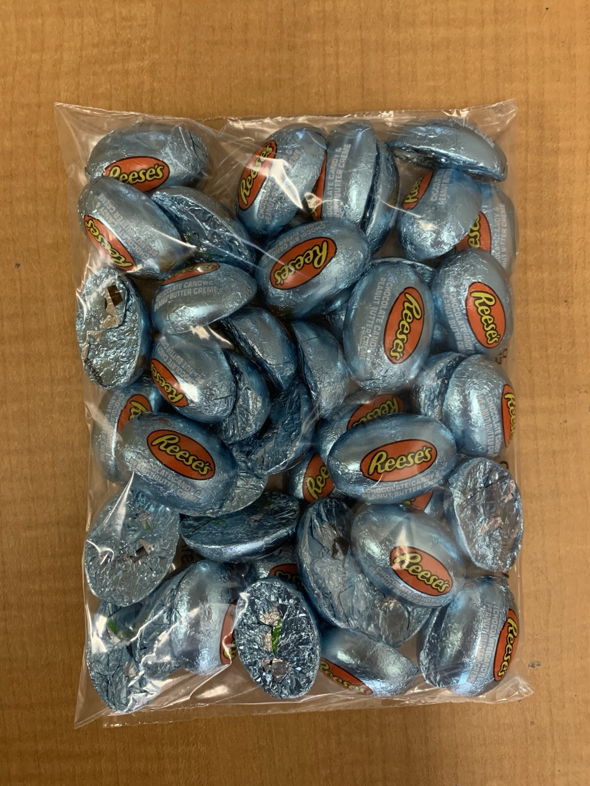 Reeses Easter Eggs Milk Chocolate Peanut Butter 1 Pound 40+ Light Blue Eggs