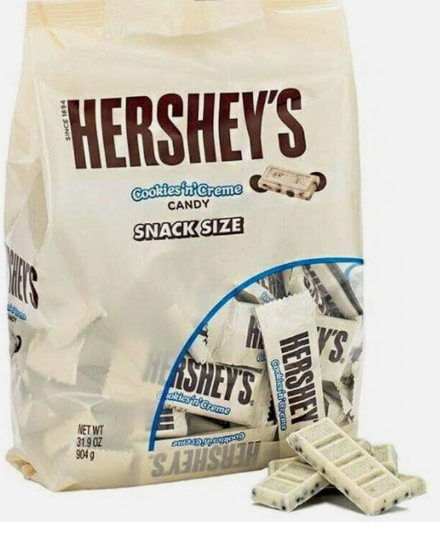 Hershey’s Cookies ‘n’ Creme Snack Bars White Milk Chocolate Candy Bars, 31.9 Oz