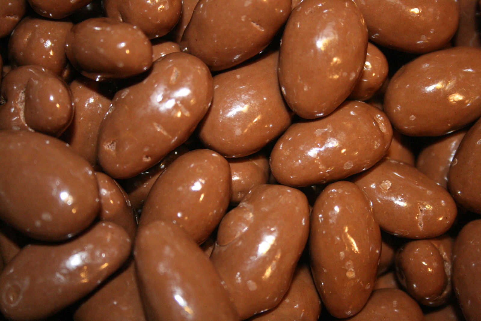 MILK CHOCOLATE ALMONDS, 2LBS