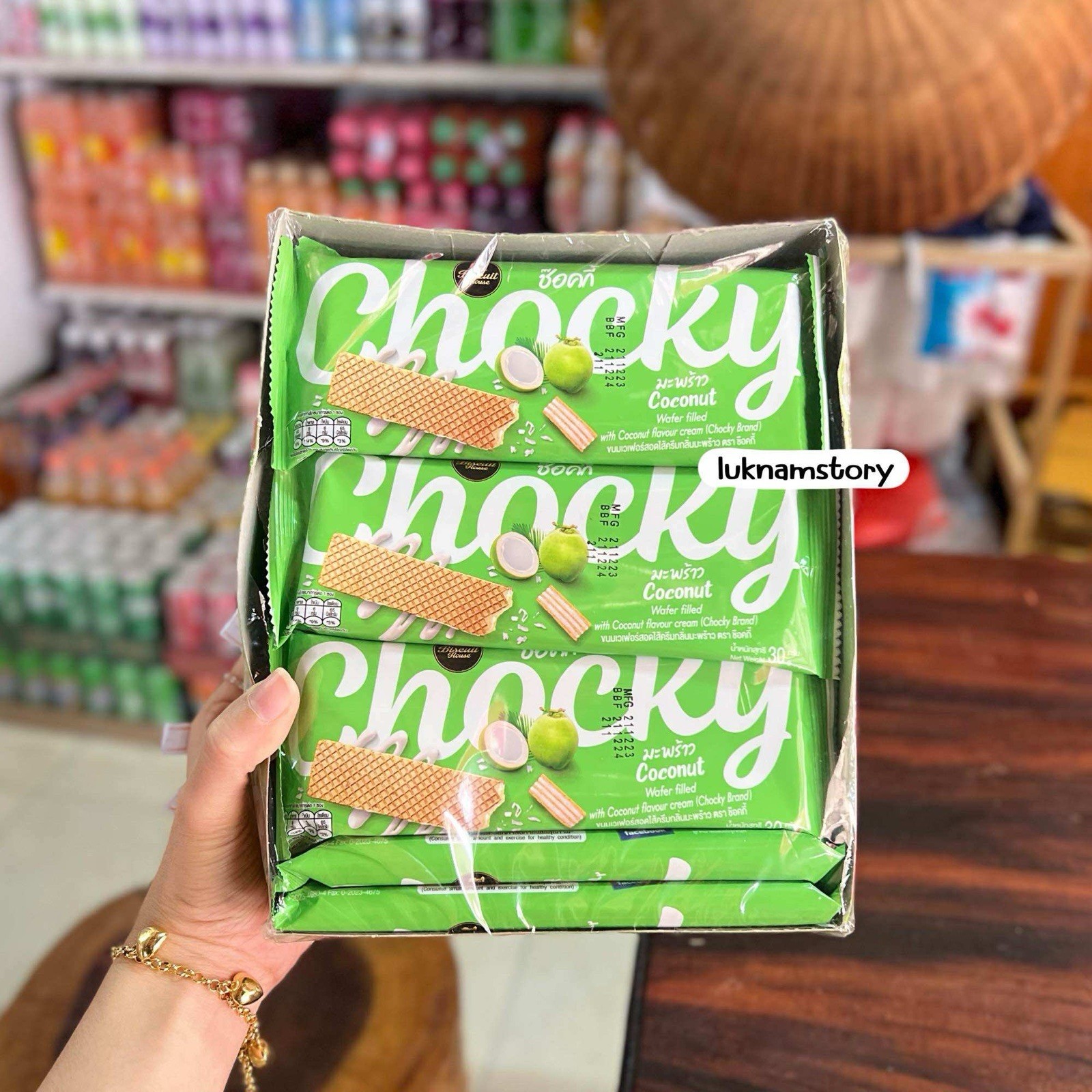 (14pack Box) Chocky Wafer Thai coconut Flavor Made Thailand 30g For Each Pack