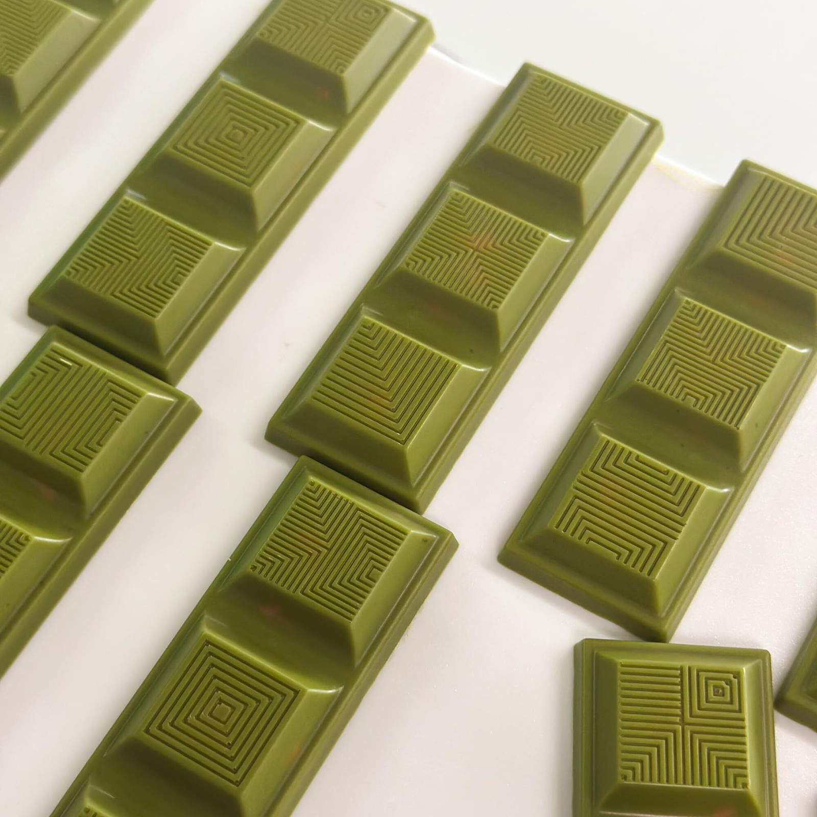 9/26 TCHO Perfect Matcha Chocolate Bar (10 pack) | Organic Oat-Milk White Chocol