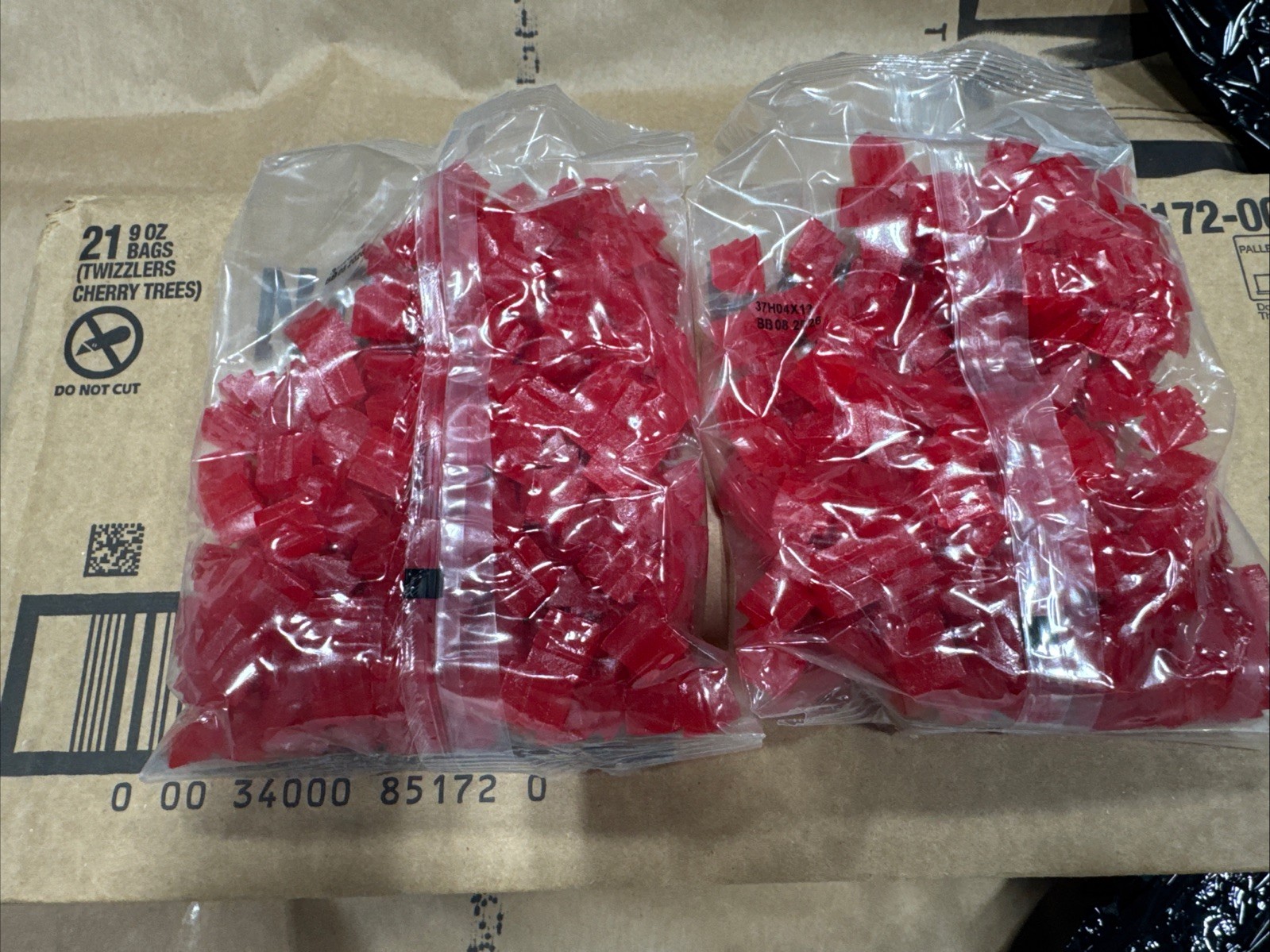 TWIZZLERS Christmas Trees – 9 OZ bag – 2 Packs – BB 8/26 – Hershey Bulk Sealed