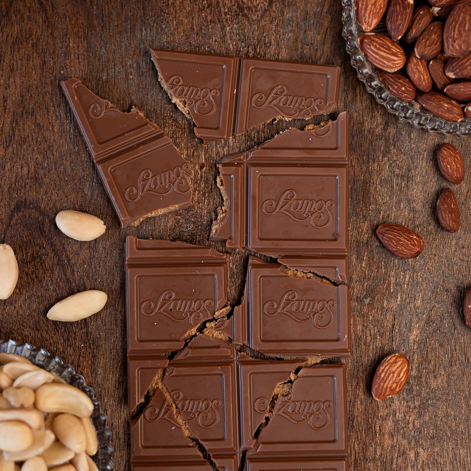 Szamos Almond Cream Wafer Milk & White Chocolate Bars High Cocoa Content 100gx10