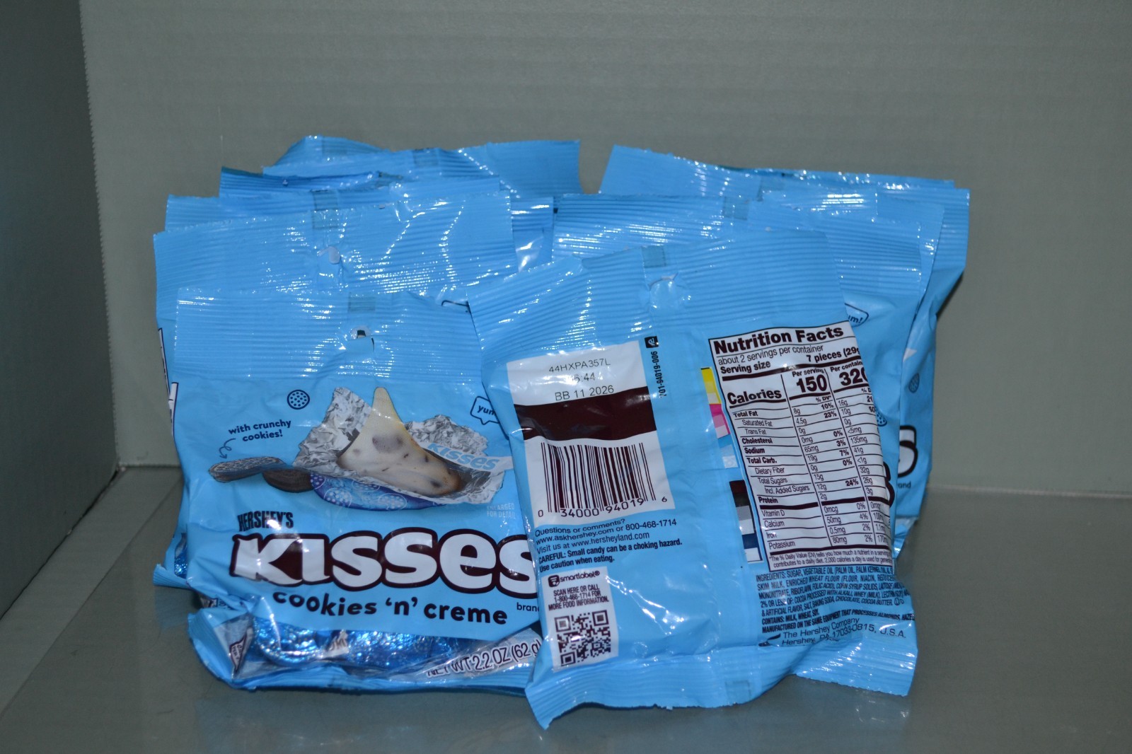 (12) Hershey’s Kisses Special Edition Cookies N Cream Kisses, 2.2 oz Each, 11/26