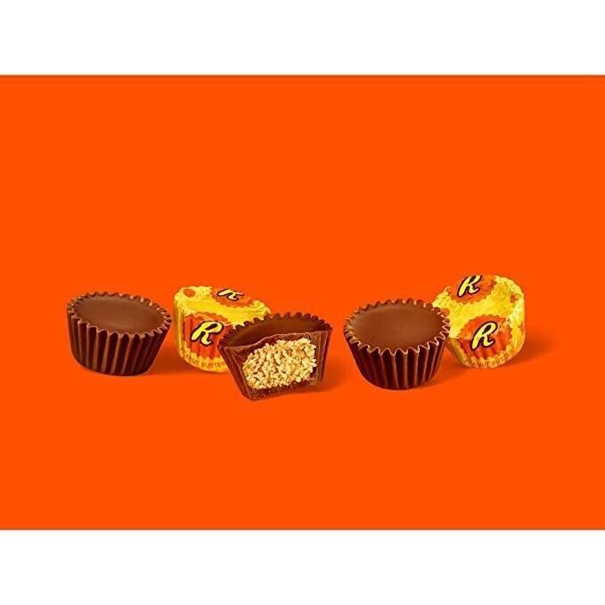 Reese’s Miniature Milk Chocolate & Peanut Butter Cups Vegan Oat Chocolate Bar