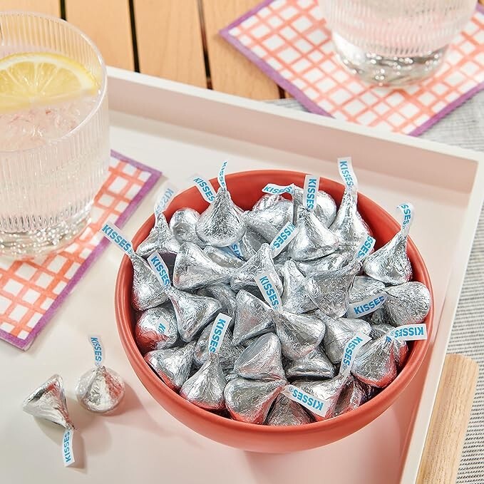 HERSHEYS KISSES Milk Chocolate Candy Party pack 35.8 oz Bag