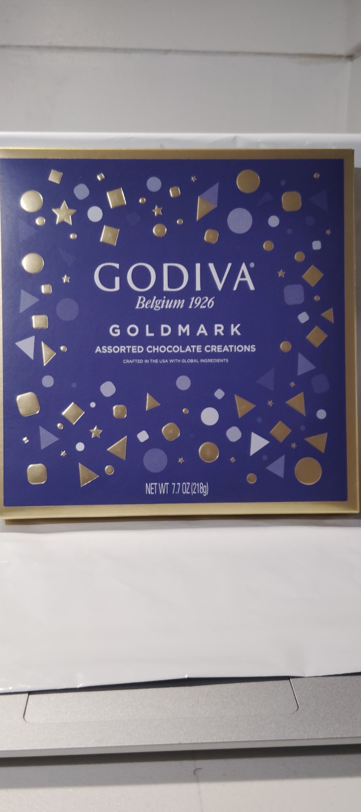 Godiva Goldmark Premium Assorted Chocolate Creations Gift Box 18 Pcs 7.7 oz Lot