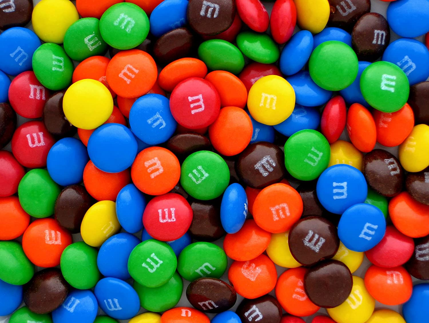 M&M’s Milk Chocolate Fun Size Packets, Individually Wrapped, Bulk Bag (2 Pounds)