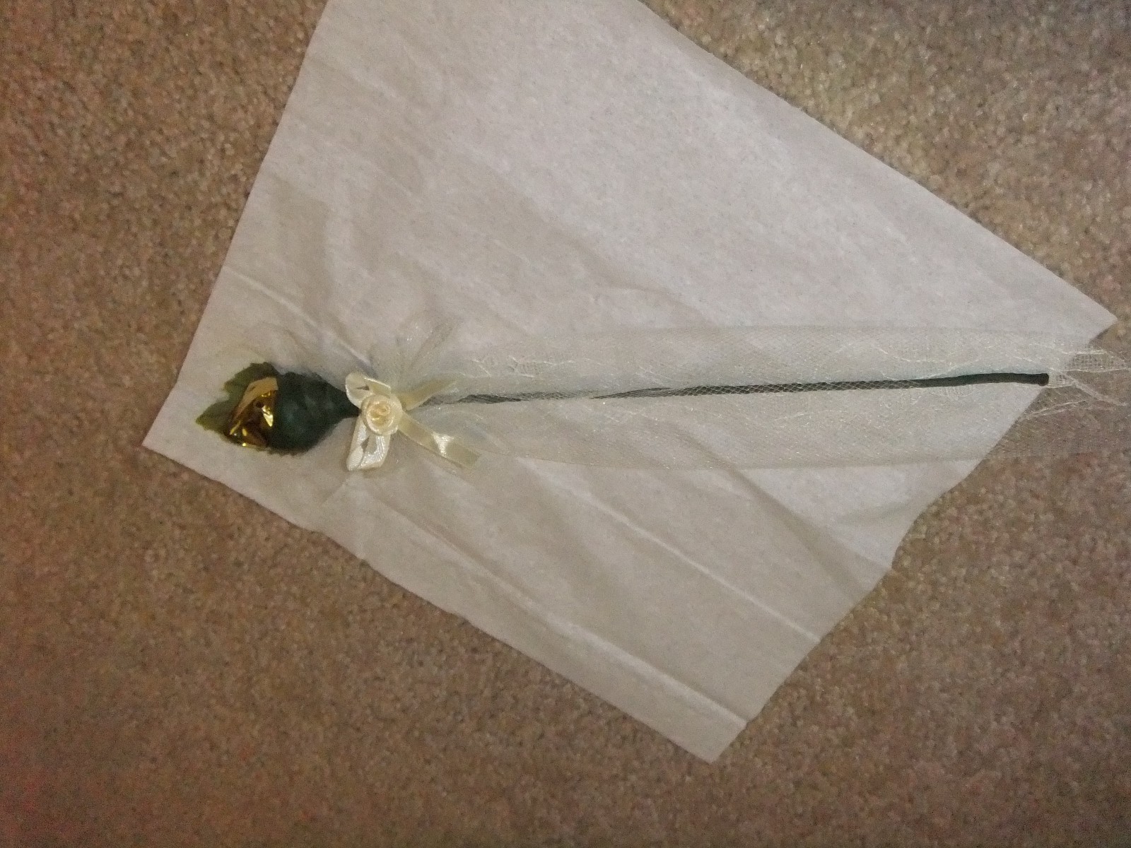 pagent,dance,MOTHERS DAY KISS CHOCOLATE ROSE 1 rose W/BOW U PICK COLOR .