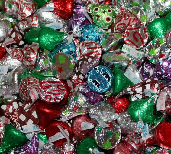 Chocolate Valentines Day Bulk Lot – Assorted Hard & Soft – 4 Pound Variety Pack