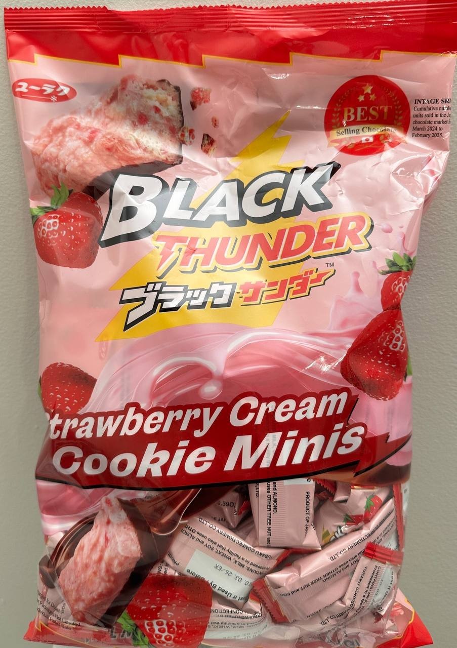 Japanese Black Thunder Strawberry cream cookie mini, 771 g , 27.2 oz Value Pack
