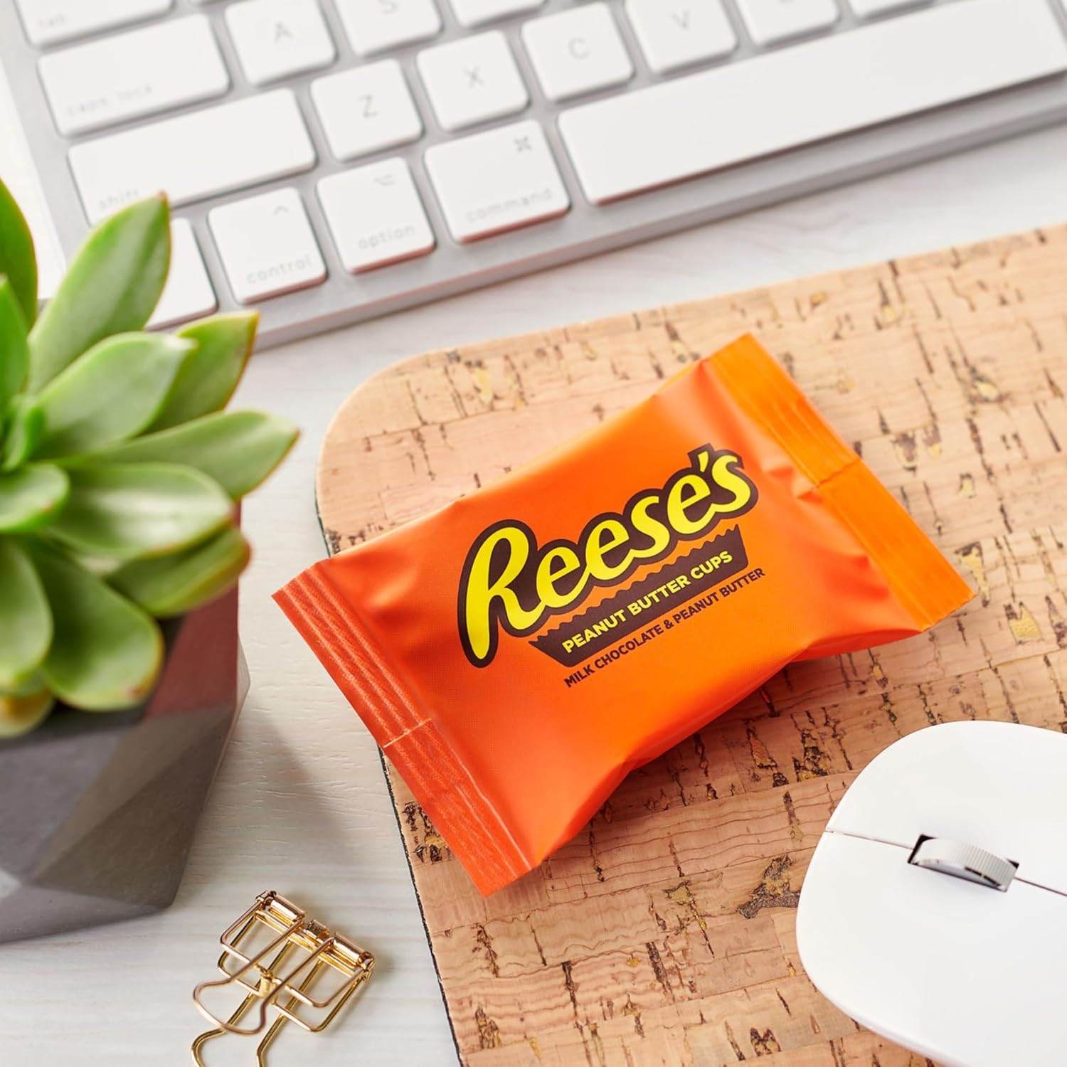 Milk Chocolate Snack Size Peanut Butter Cups, Candy Bag, 33 Oz (60 Pieces)