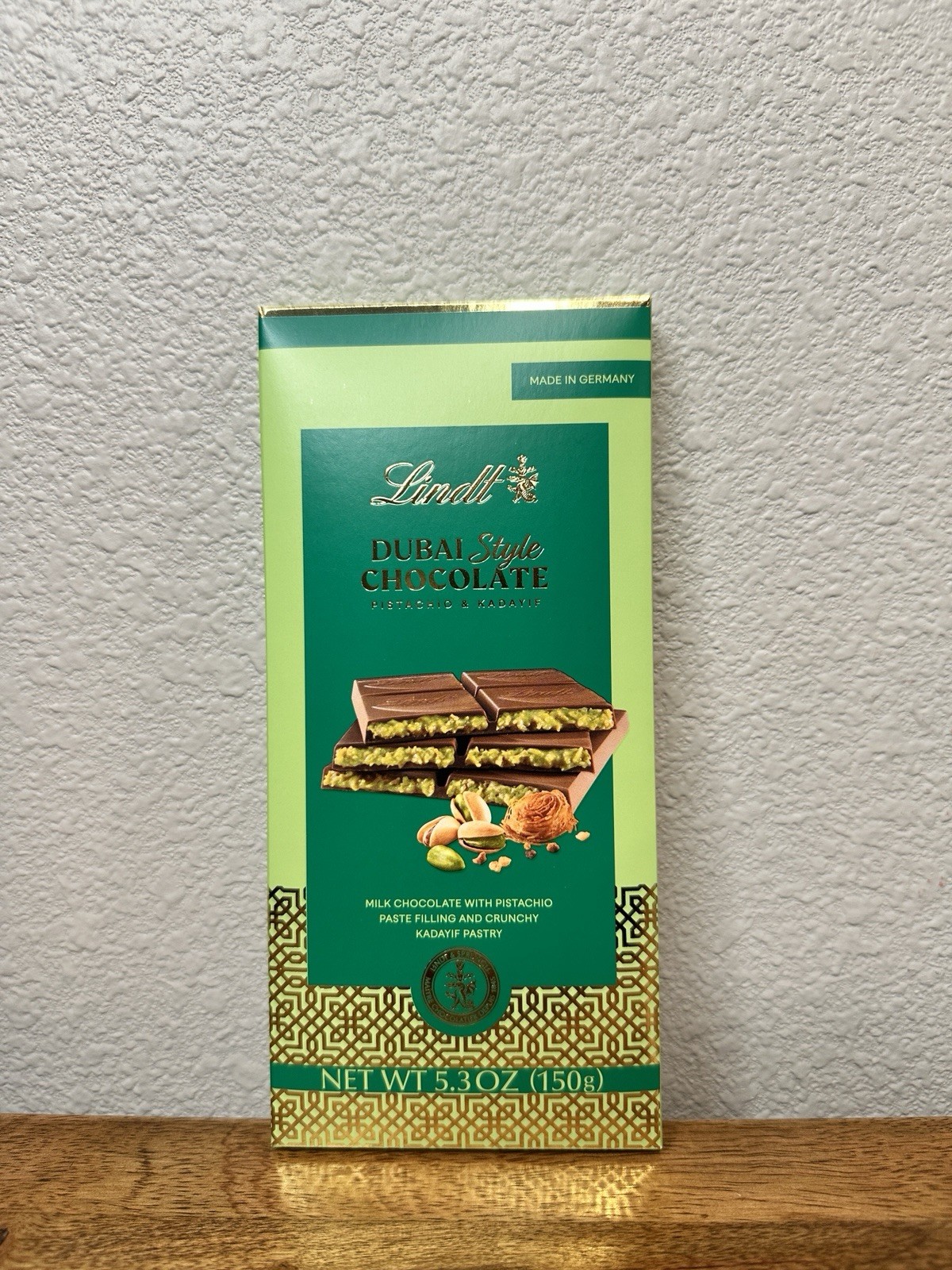 Lindt Dubai Style Chocolate Bar 5.3 oz 150 g Pistachio Kadayif Filling Germany