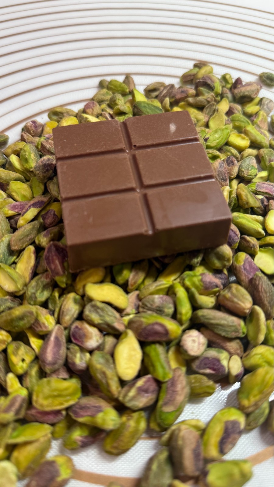 Milk Chocolate square Dubai filling Artisanal Crunchy Pistachios handmade 65g.