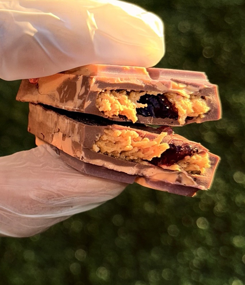 LUXURY HANDMADE DUBAI CHOCOLATE BAR KATAIFI PEANUT BUTTER &JELLY CHOCOLATE BAR