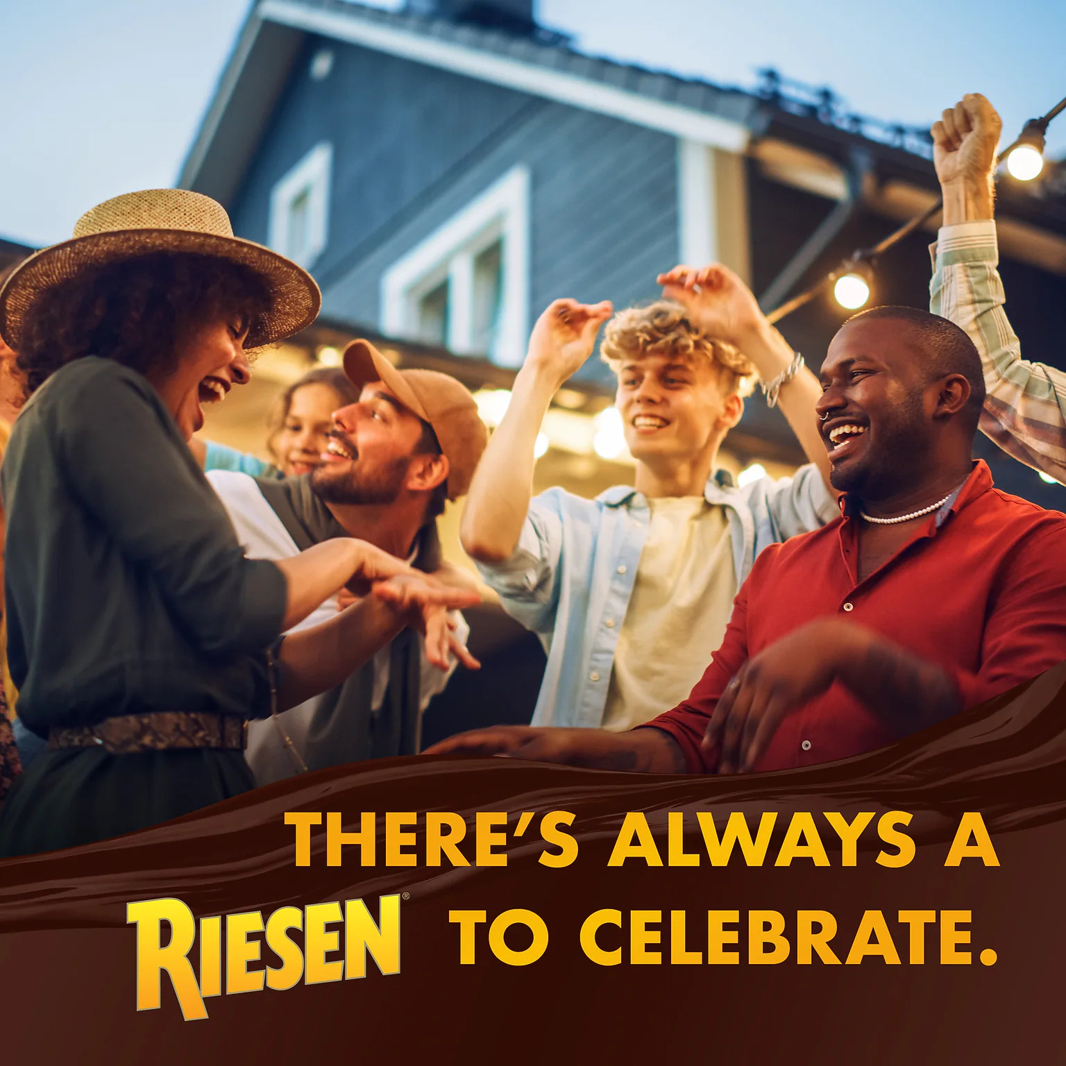 RIESEN Chewy Caramel Covered in Rich European Chocolate Bulk Candy (4 Pounds)