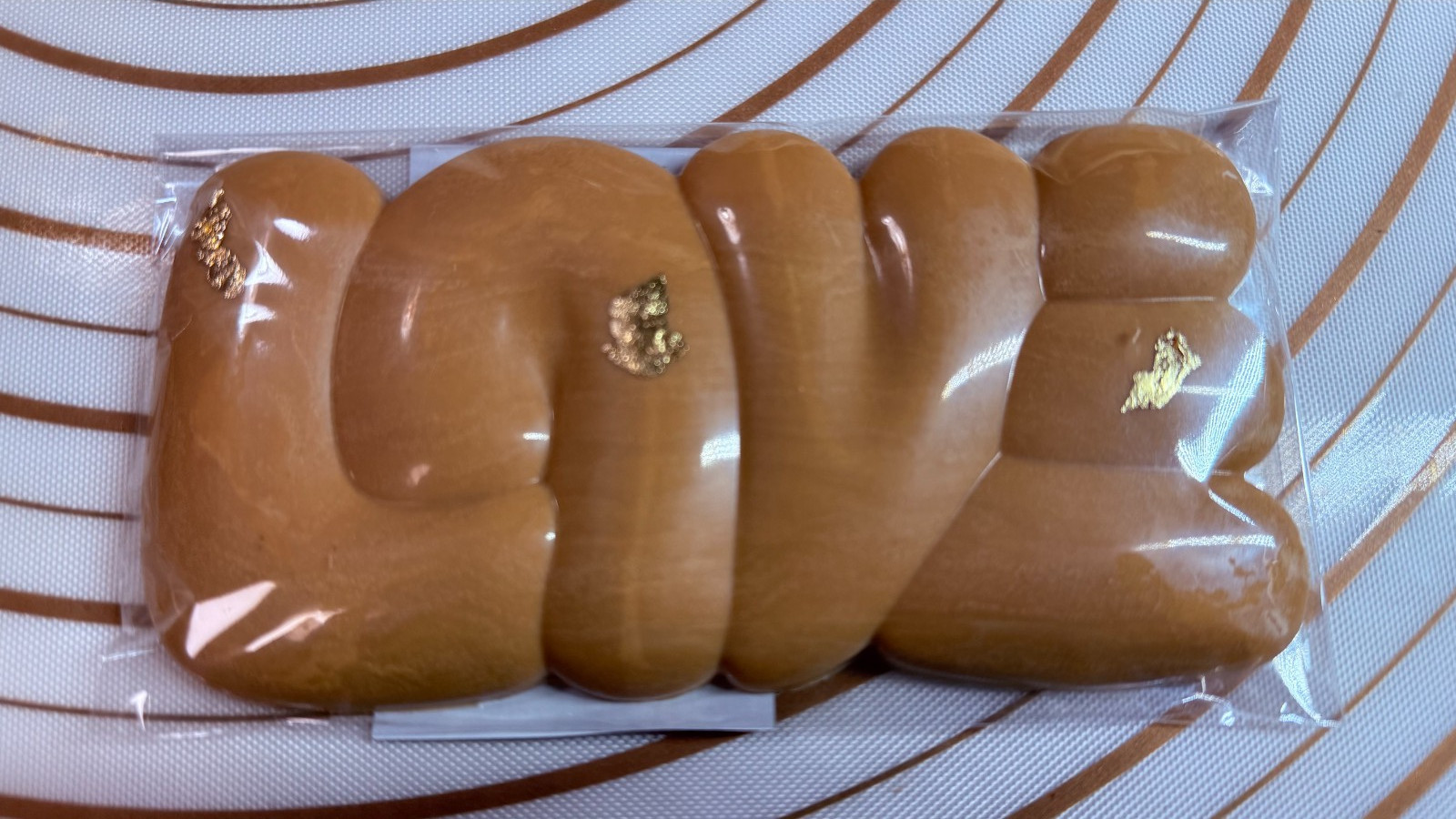 Love Shaped Chocolate Bar Premium Belgian Caramel Chocolate elegant Gift 100g.