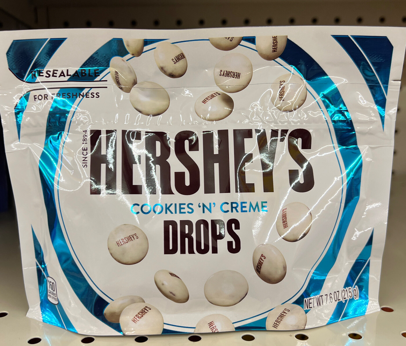 HERSHEY’S Cookies “N” Creme Drops 7.6 OZ (215g)
