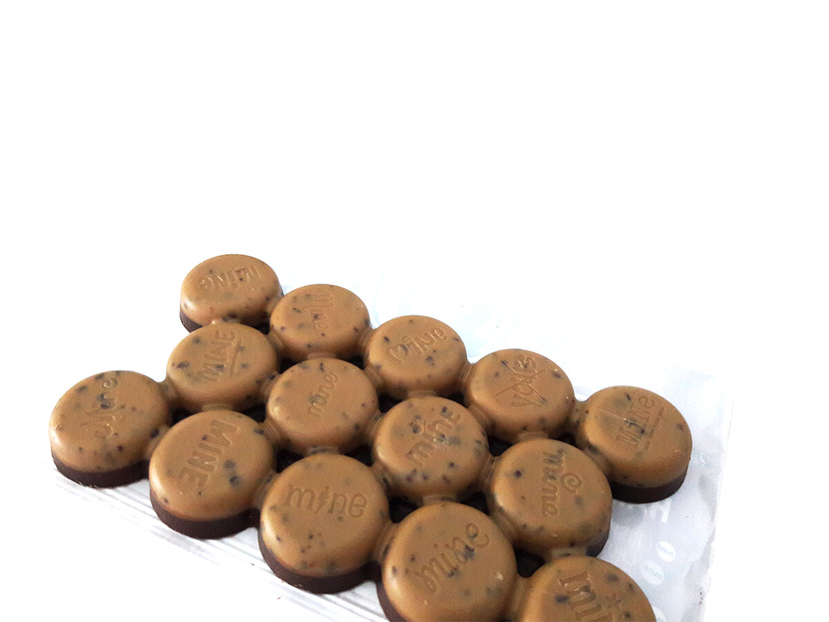 FREE SHIPPING 12x 95 till 100g “Hands Off” vegan chocolate, like KitKat, Twix
