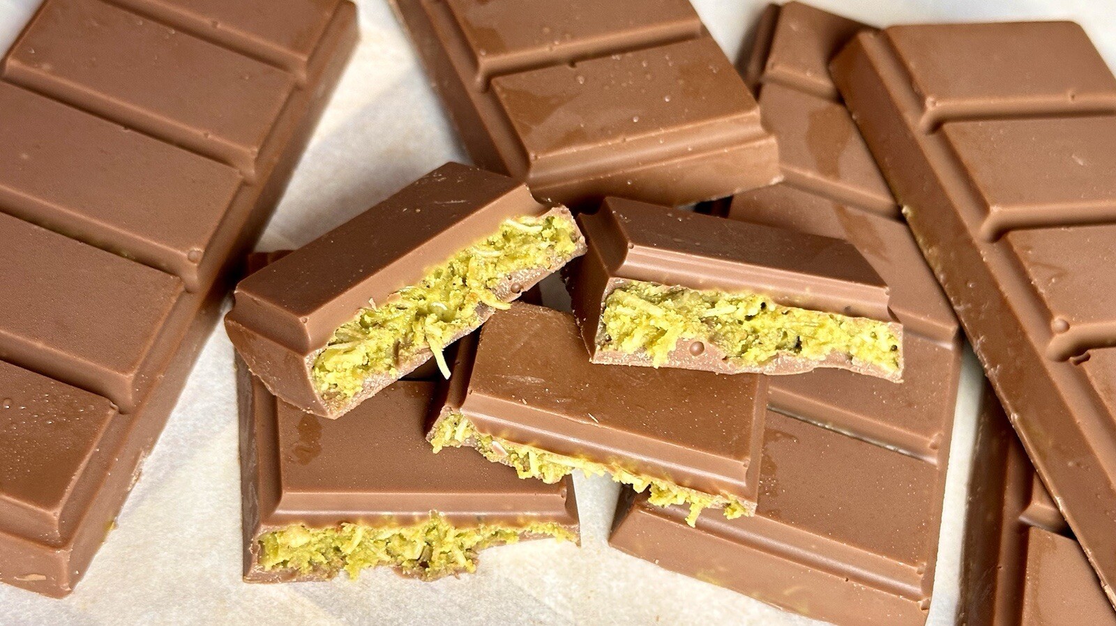 Dubai Chocolate. Pistachio Kunafa Chocolate