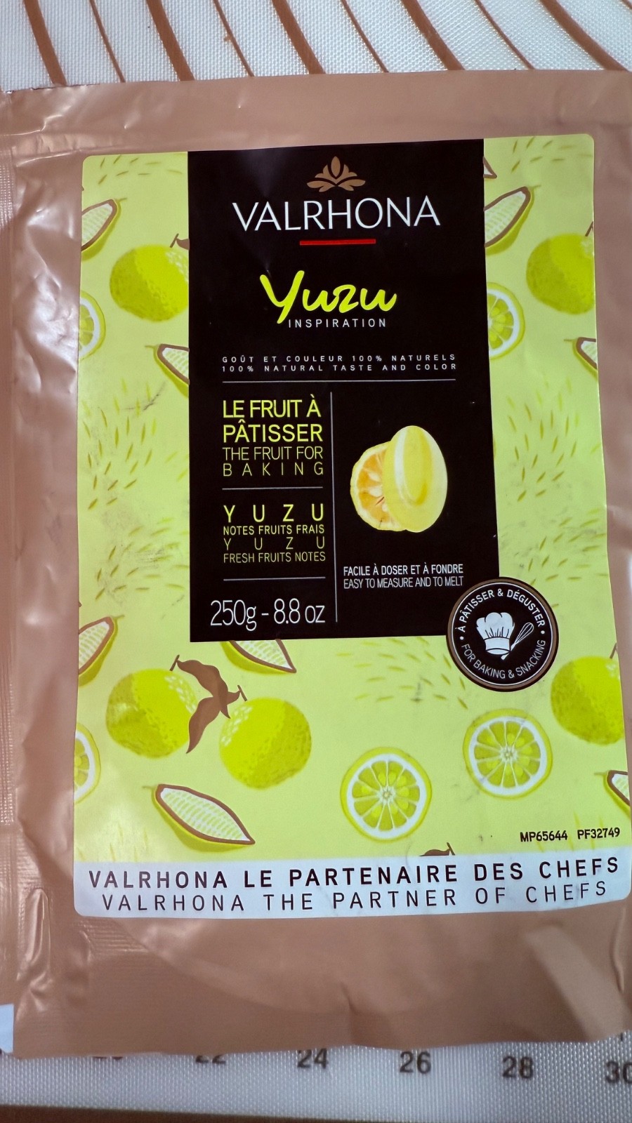 Yuzu Chocolate bar 3D design Handcrafted chocolate Valrhona from France 80g.