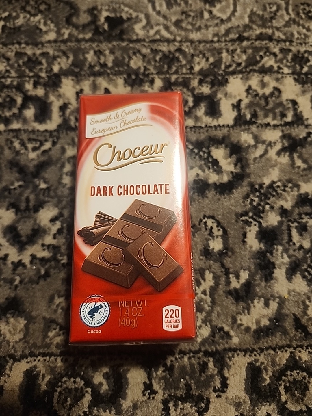 5 BARS CHOCEUR CHOCOLATE MILK Hazelnut Pieces 1.4 OZ ea x 5 bars total 200 grams