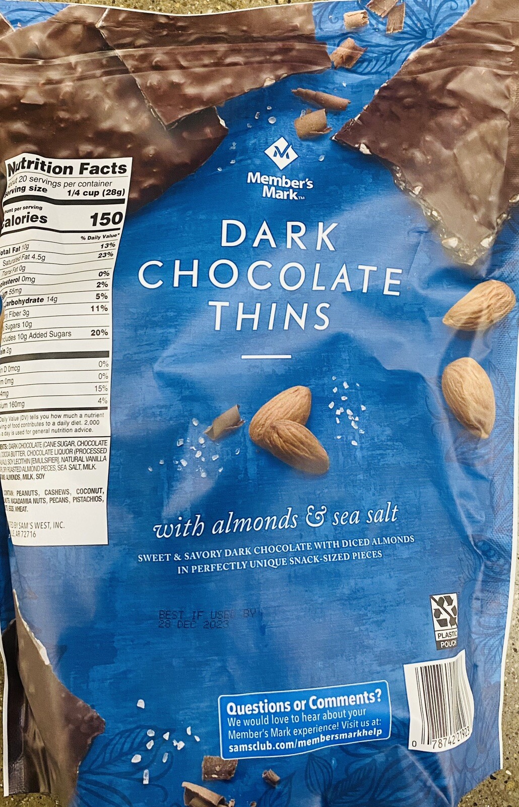 Member’s Mark Dark Chocolate Thins with Almonds and Sea Salt Candy 20 oz Bag