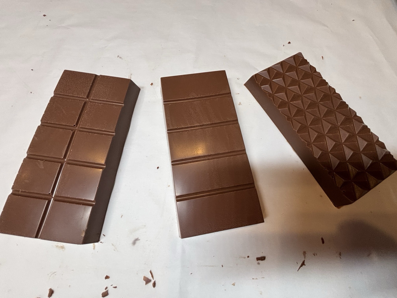 Pack 2 Dubai Chocolate bars Pistachio filling Milk Chocolate bar 250g and 230g!