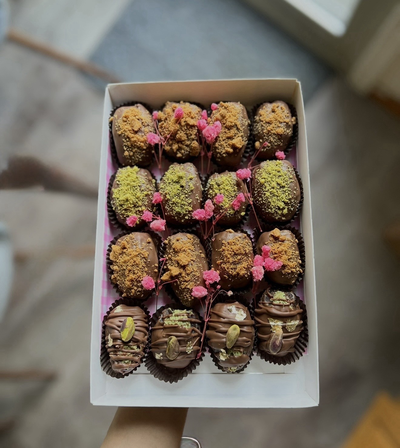 Bramah Assorted Chocolate Covered Nuts Gift Box with Rose & Pistachio